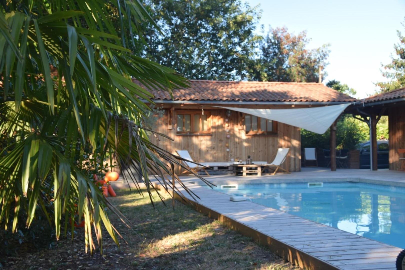 La Maison Du Las Saint-Jean-d'Illac Exterior photo